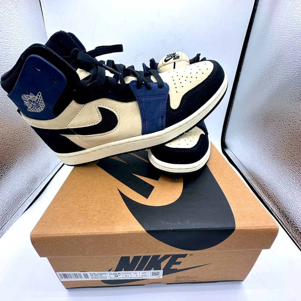 Nike Jordan 1 WMNS size 9.5